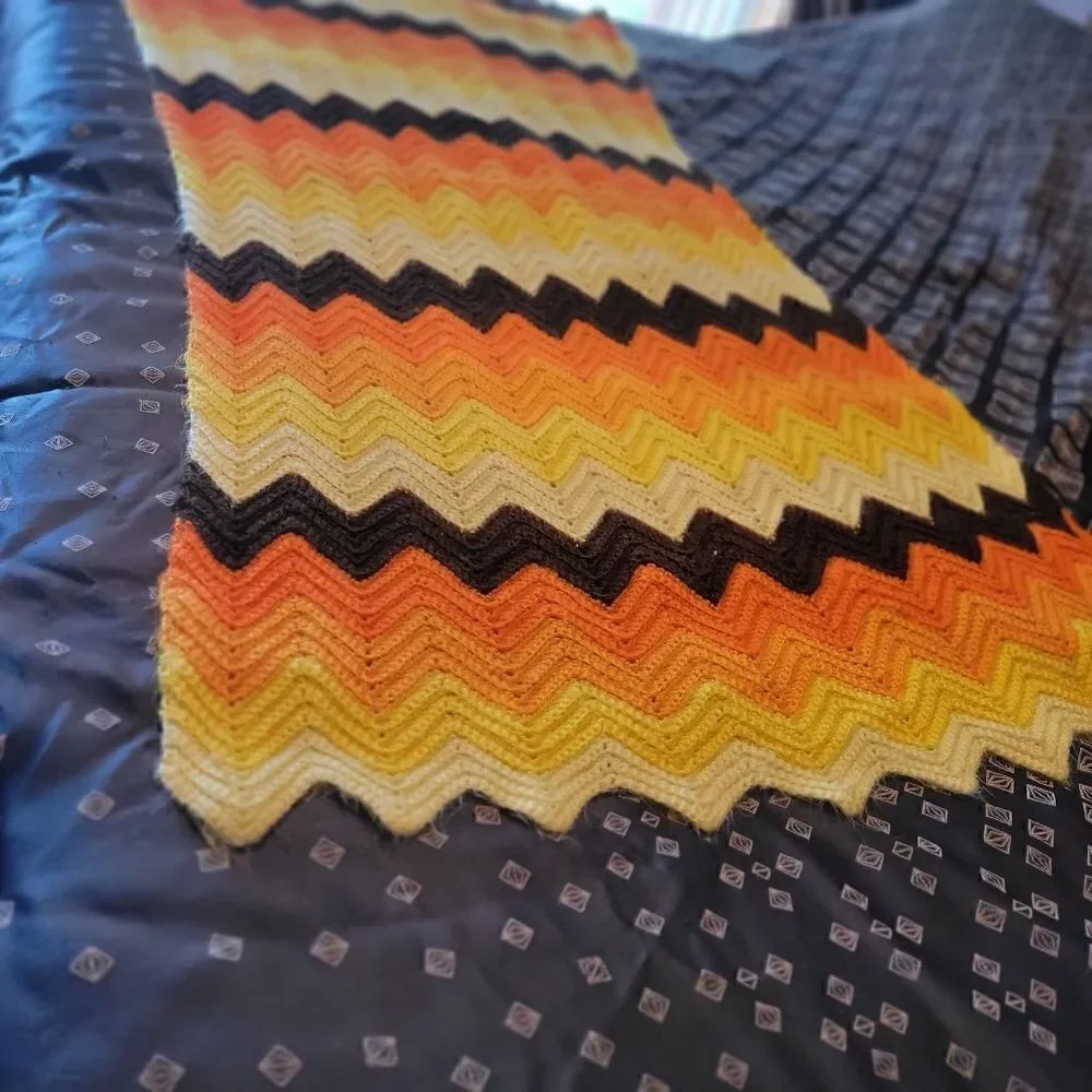Vintage 70s Afghan Crochet Handmade Orange & Brown Chevron Knit Blanket Throw - Picture 9 of 15